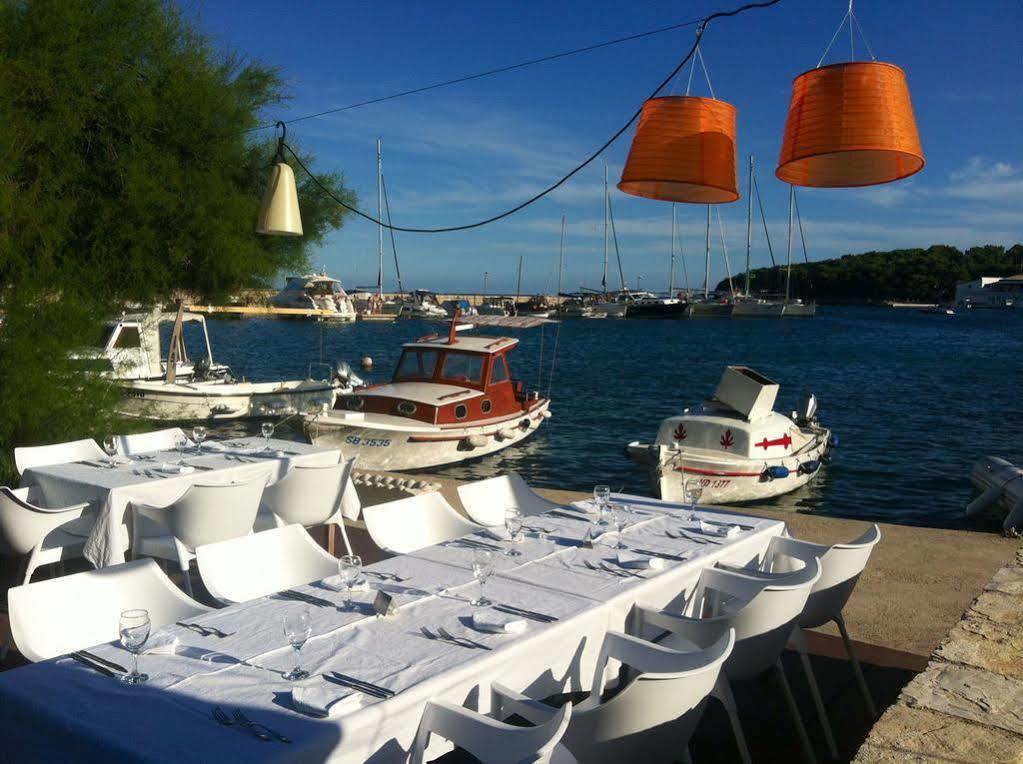 Hotel Maestral Prvić Luka Zewnętrze zdjęcie